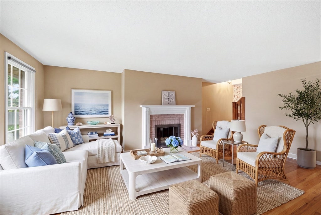 2 Mansion Woods Dr B