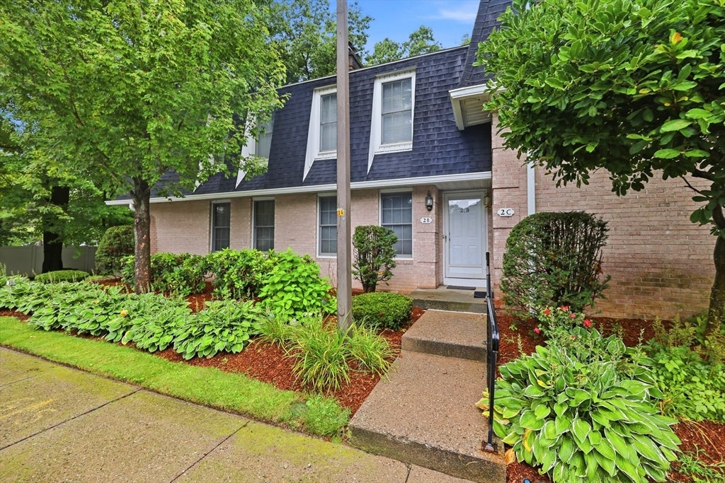 2 Mansion Woods Dr #B, Agawam, MA, 2 Mansion Woods Dr #B, Agawam, MA Photo #1