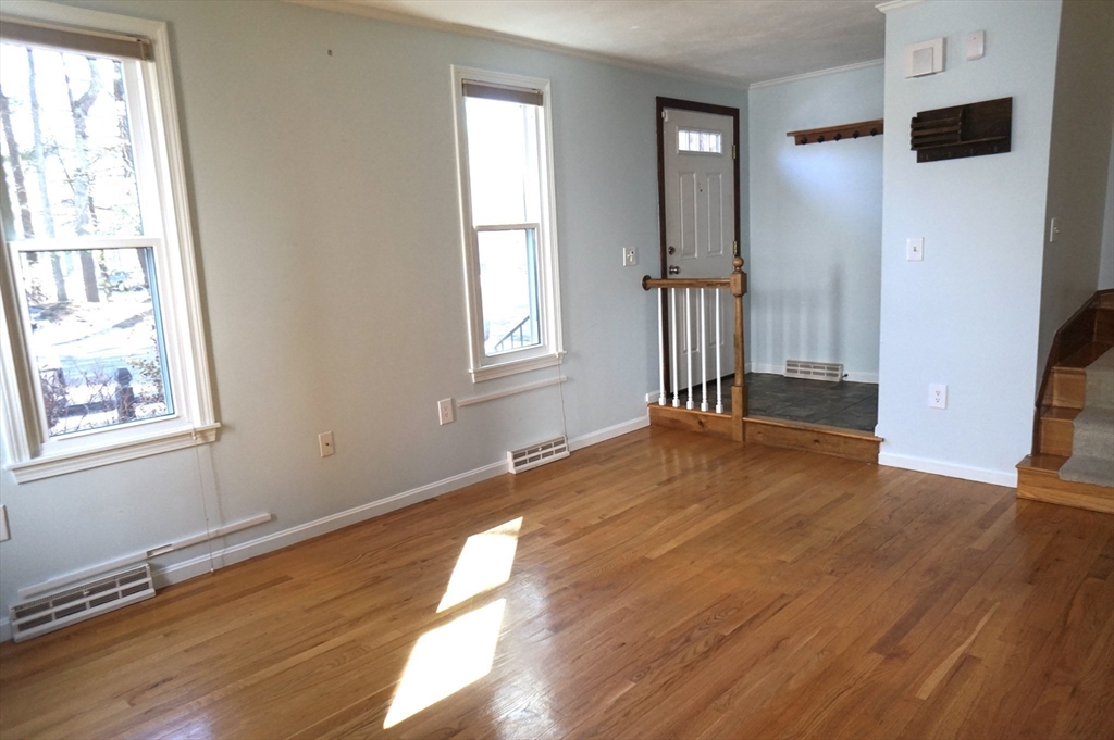 203 Wellman Ave 203