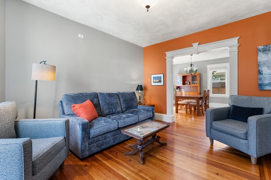 15 Greenleaf Ave