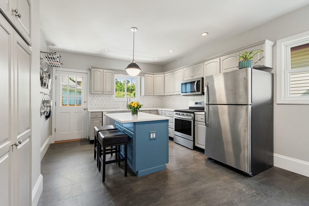 15 Greenleaf Ave, Medford, MA Photo #11