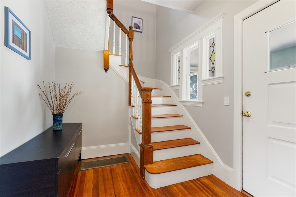 15 Greenleaf Ave, Medford, MA Photo #13