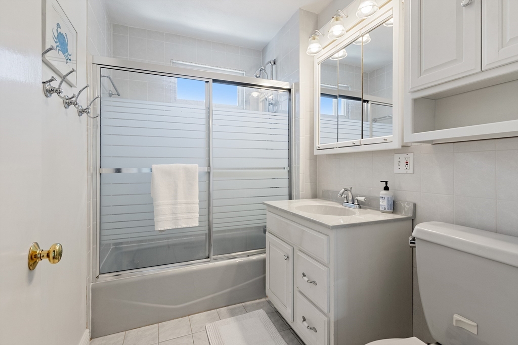 15 Greenleaf Ave, Medford, MA Photo #18