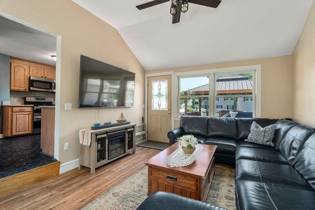 86 Redfield Rd, Wakefield, MA, 86 Redfield Rd, Wakefield, MA Photo #10