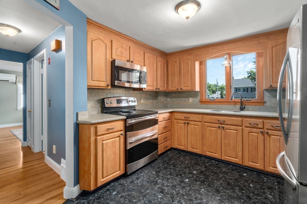 86 Redfield Rd, Wakefield, MA, 86 Redfield Rd, Wakefield, MA Photo #5