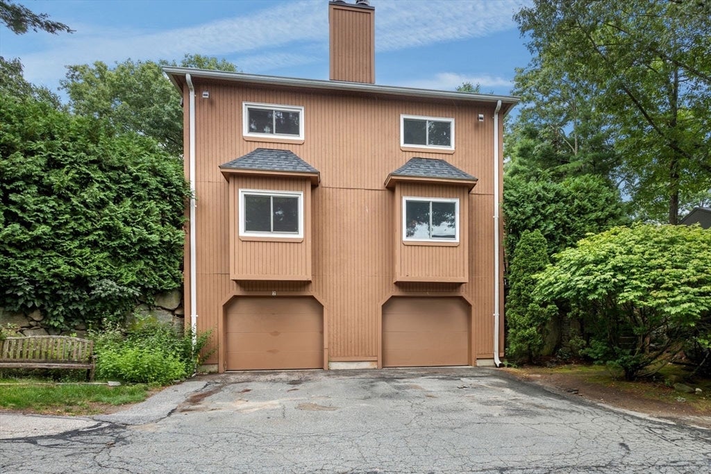 Photo of 5 Highness Dr, Uxbridge, MA