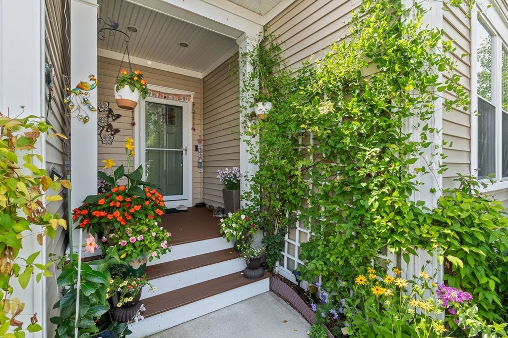 52 Primrose Cir #52, Hopkinton, MA, 52 Primrose Cir #52, Hopkinton, MA Photo #2