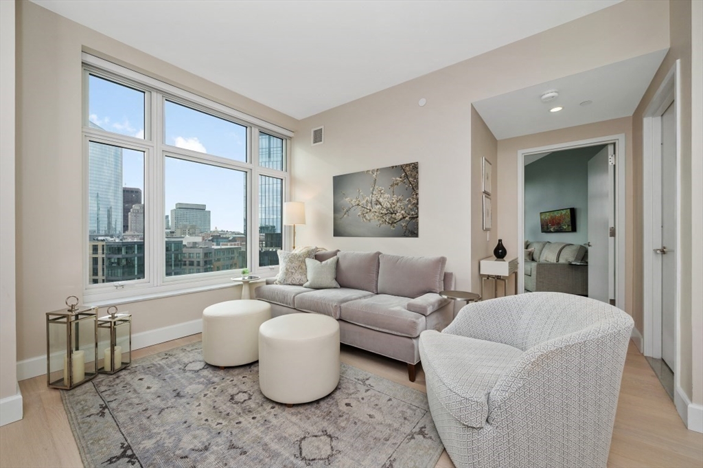 100 Lovejoy Wharf PH 2C