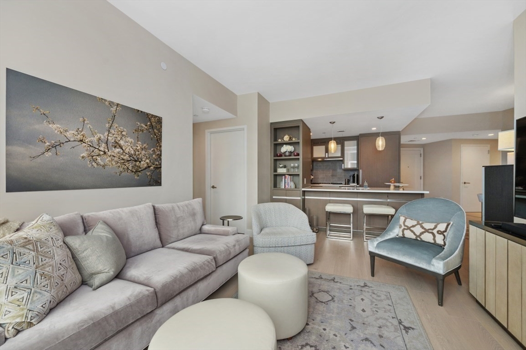 100 Lovejoy Wharf PH 2C