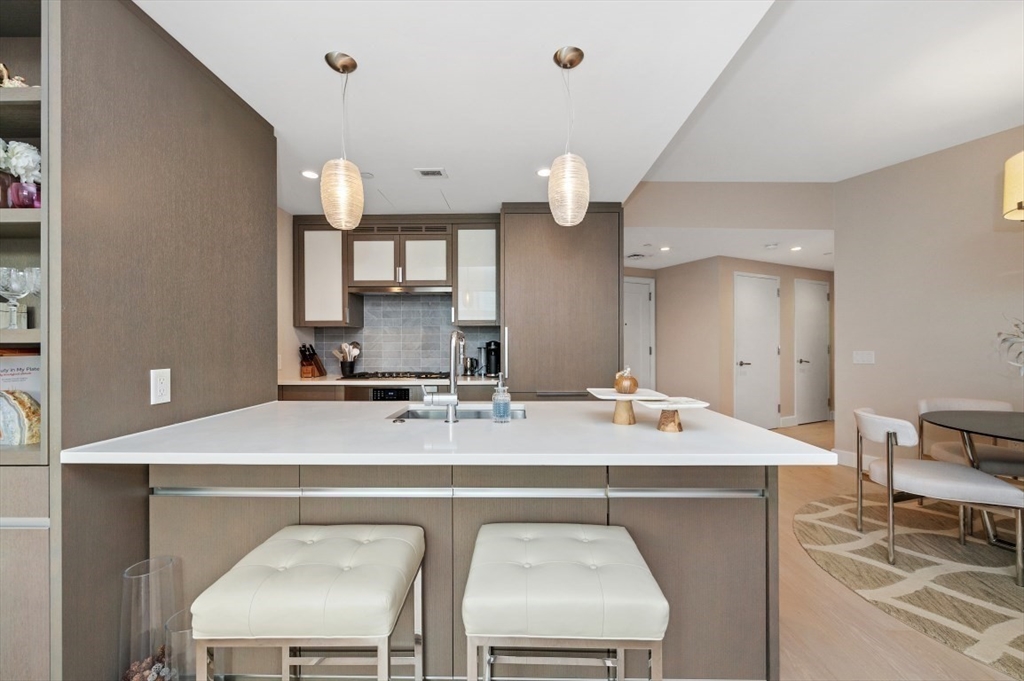 100 Lovejoy Wharf PH 2C