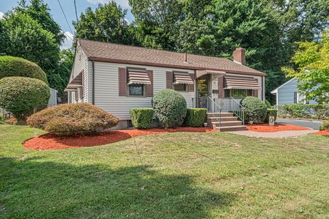 12 Gloria Rd Randolph MA 02368