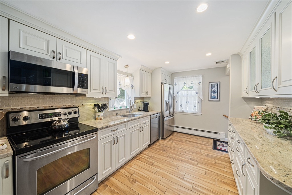 12 Gloria Rd