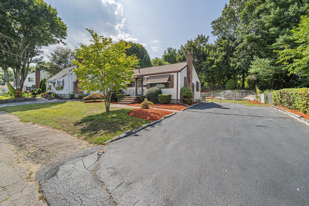 12 Gloria Rd