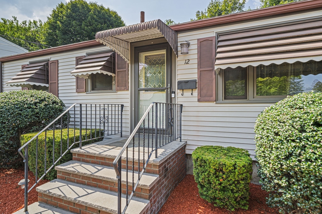 12 Gloria Rd