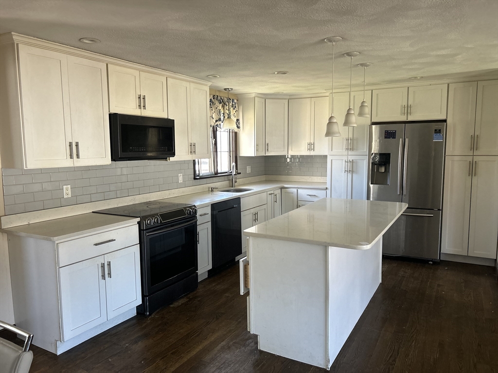 1 Eisenhower Dr