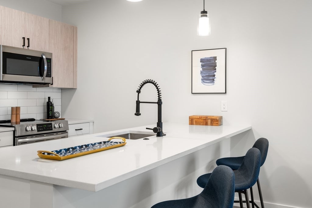 10 Somerset AVE #305, Winthrop, MA, 10 Somerset AVE #305, Winthrop, MA Photo #7
