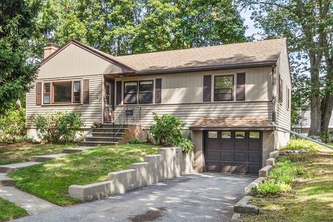 17 Louise Ave Wakefield MA 01880
