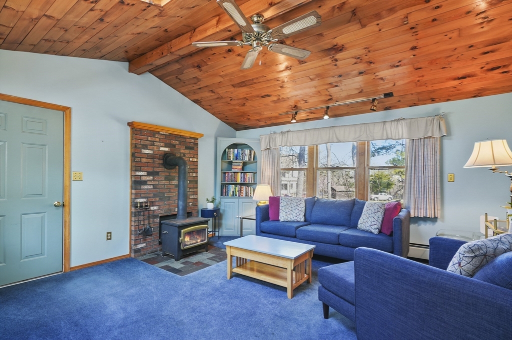 112 Surrey Lane