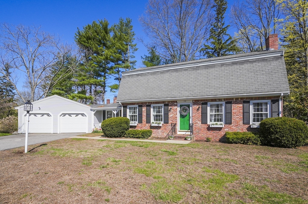 112 Surrey Lane