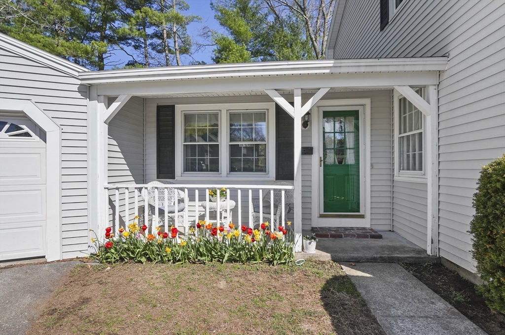 112 Surrey Lane