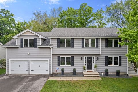 12 Clovelly Lane Framingham MA 01702