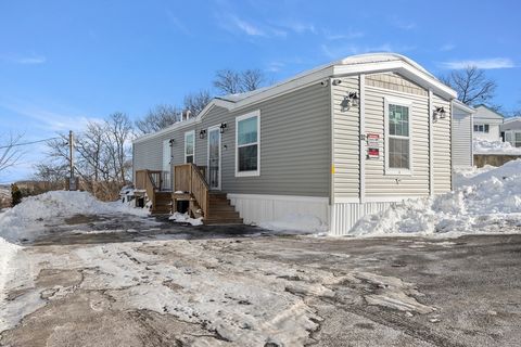 Photo of 161 Newbury St #32, Peabody, MA 01960 (MLS # 73474034)