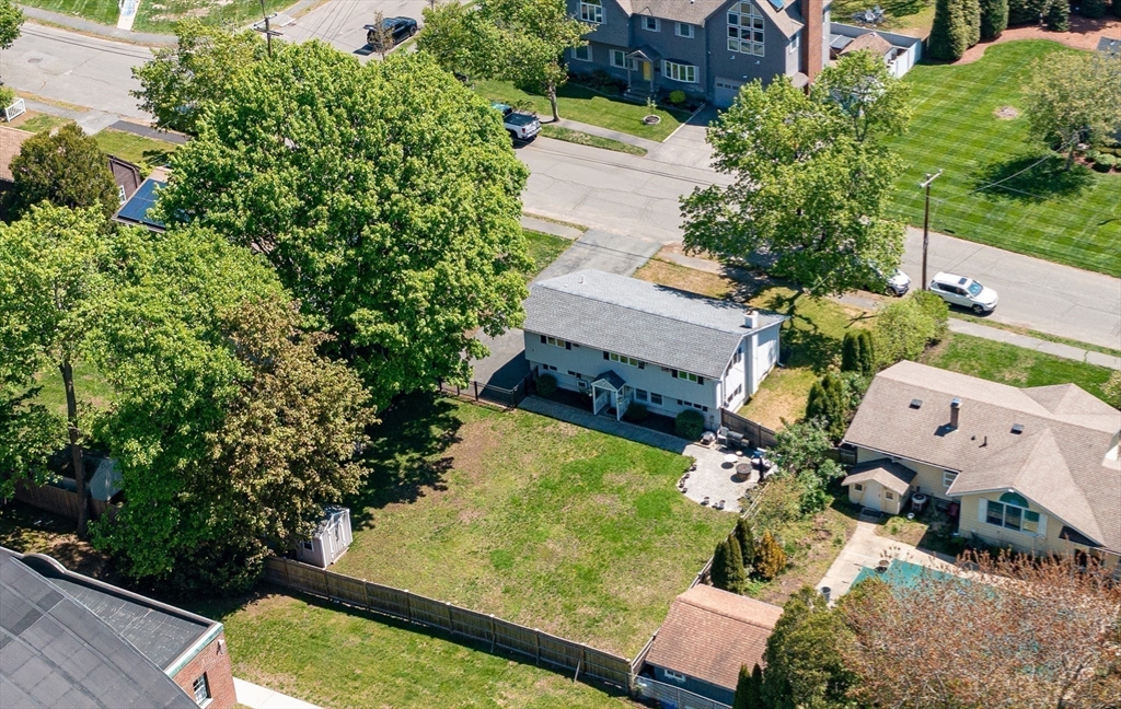 32 Hathaway Ave