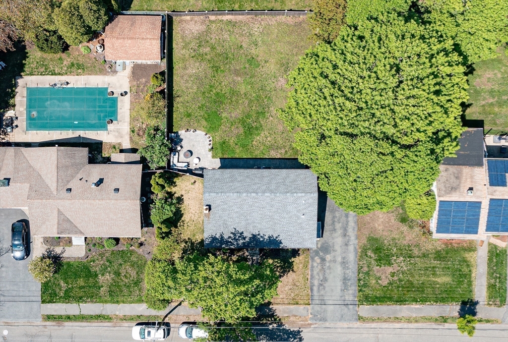 32 Hathaway Ave
