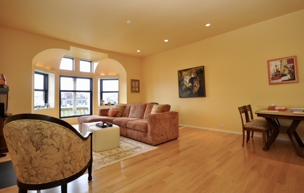 160 Commonwealth Ave 513