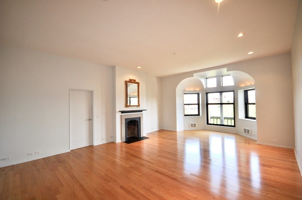 160 Commonwealth Ave 513