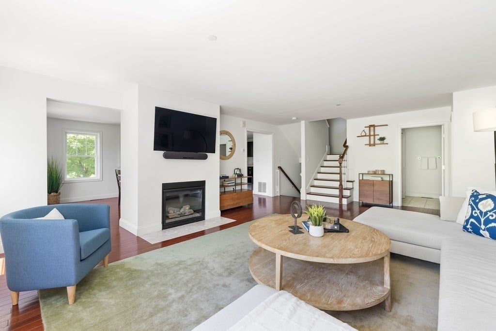 30 Webster St 4