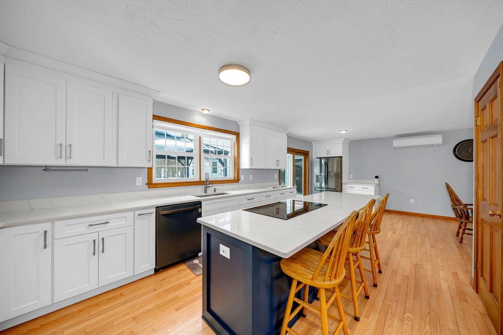 11 Longwood Dr