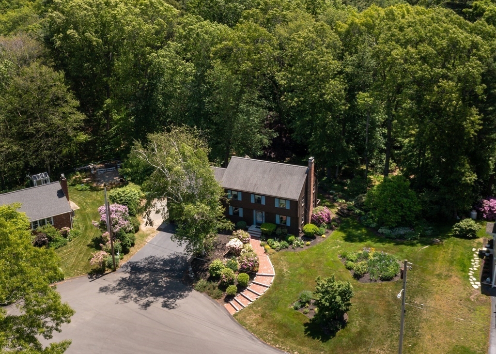 5 Cape Cod Ln