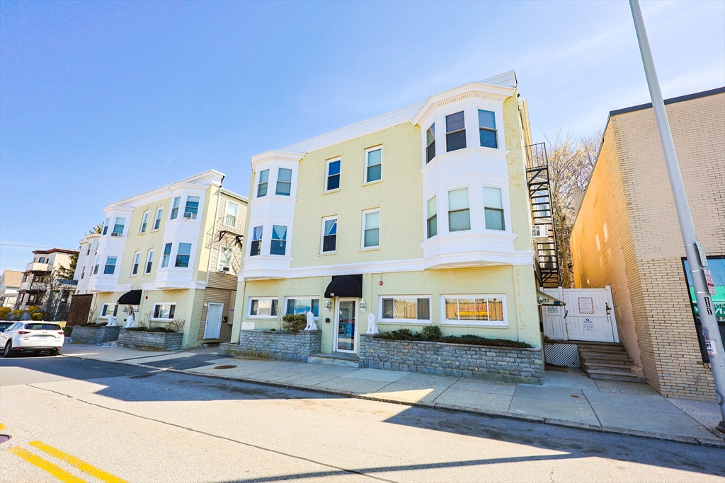 785 Main St 3