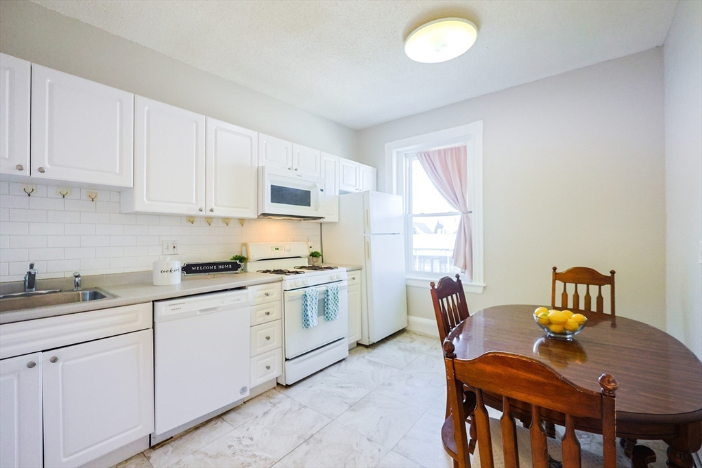 785 Main St 3