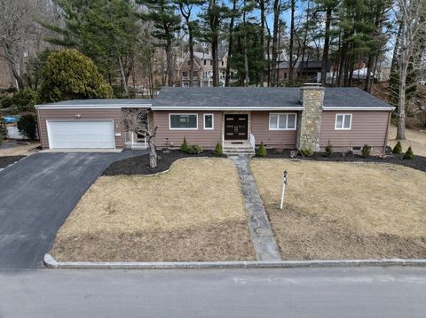 7 Ellis Dr Worcester MA 01609