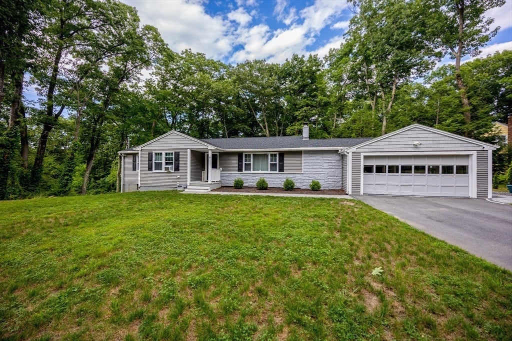 30 Sawyer Ln, Holden, MA, 30 Sawyer Ln, Holden, MA Photo #2