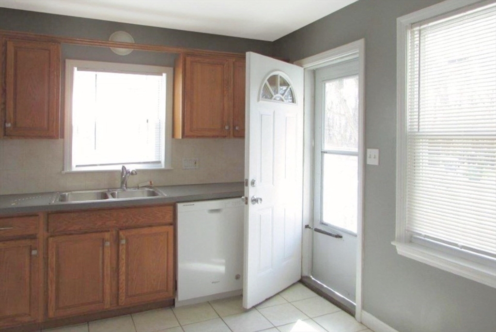 176 Pearl St #176, Newton, MA Photo #3