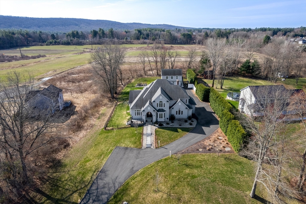 36 & 36R Holly Circle