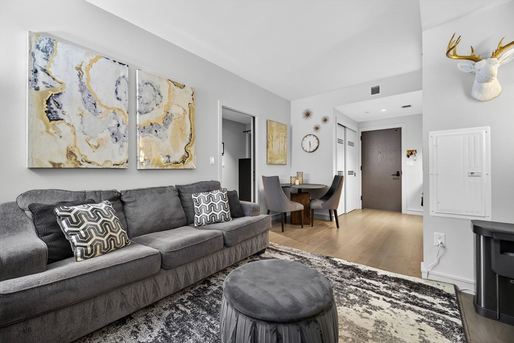 55 Lagrange St 409