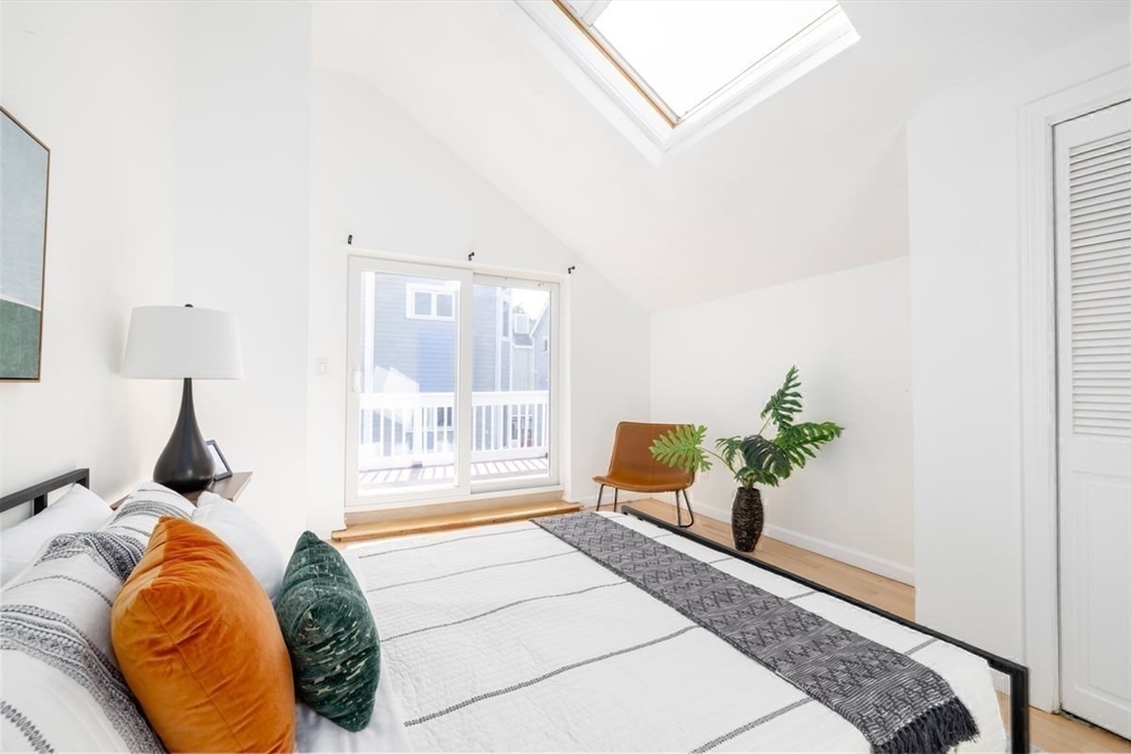 Cambridge, Massachusetts 02139, United States, 3 Bedrooms Bedrooms, ,3 BathroomsBathrooms,Residential,Active,205745