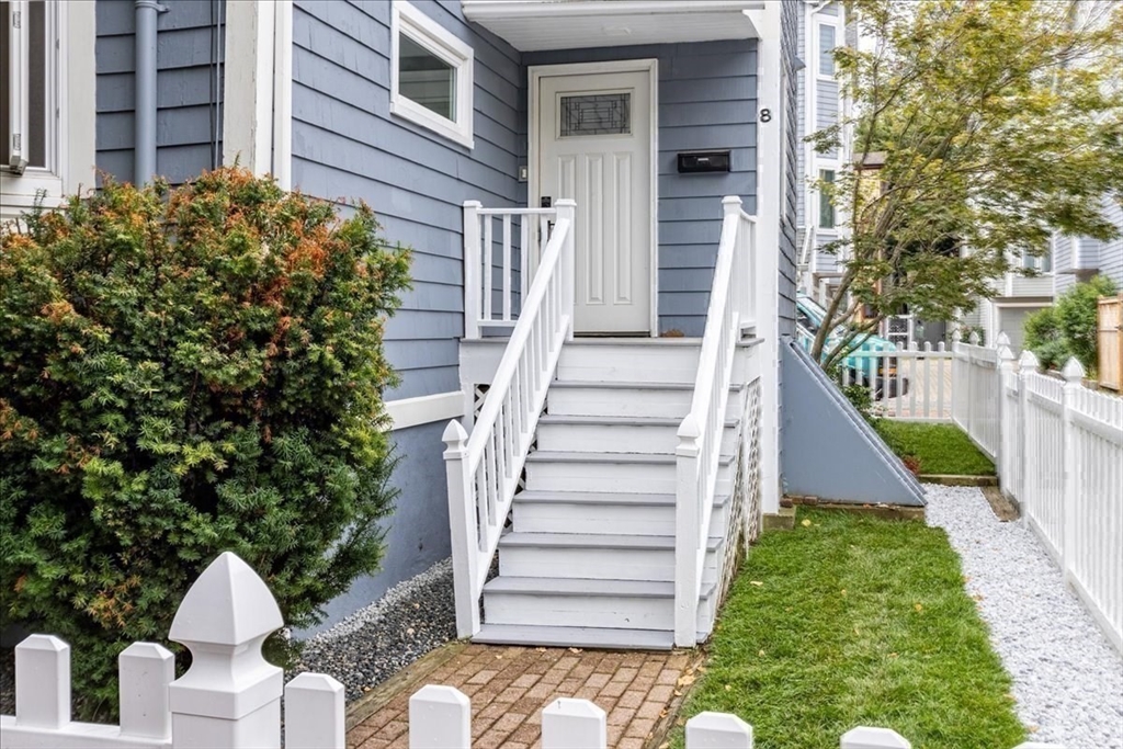 Cambridge, Massachusetts 02139, United States, 3 Bedrooms Bedrooms, ,3 BathroomsBathrooms,Residential,Active,205745