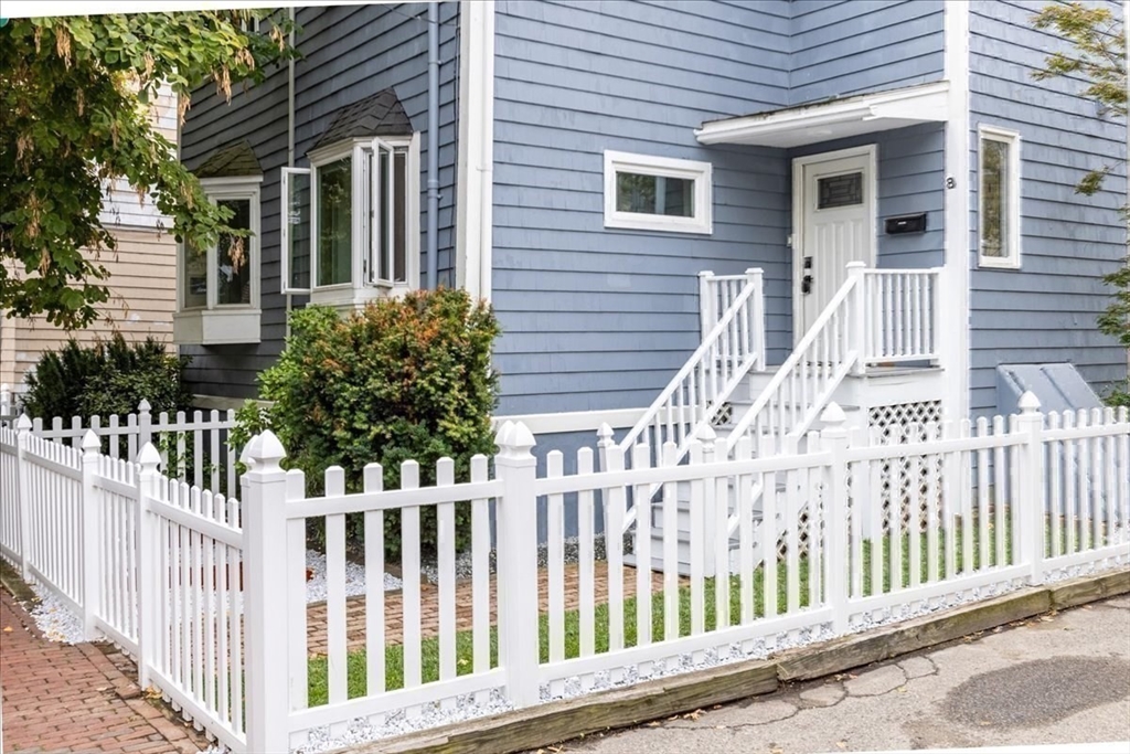 Cambridge, Massachusetts 02139, United States, 3 Bedrooms Bedrooms, ,3 BathroomsBathrooms,Residential,Active,205745