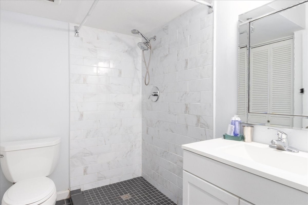 Cambridge, Massachusetts 02139, United States, 3 Bedrooms Bedrooms, ,3 BathroomsBathrooms,Residential,Active,205745