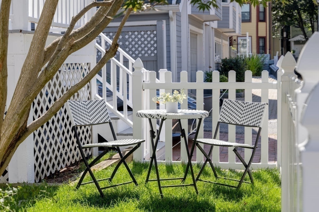 Cambridge, Massachusetts 02139, United States, 3 Bedrooms Bedrooms, ,3 BathroomsBathrooms,Residential,Active,205745