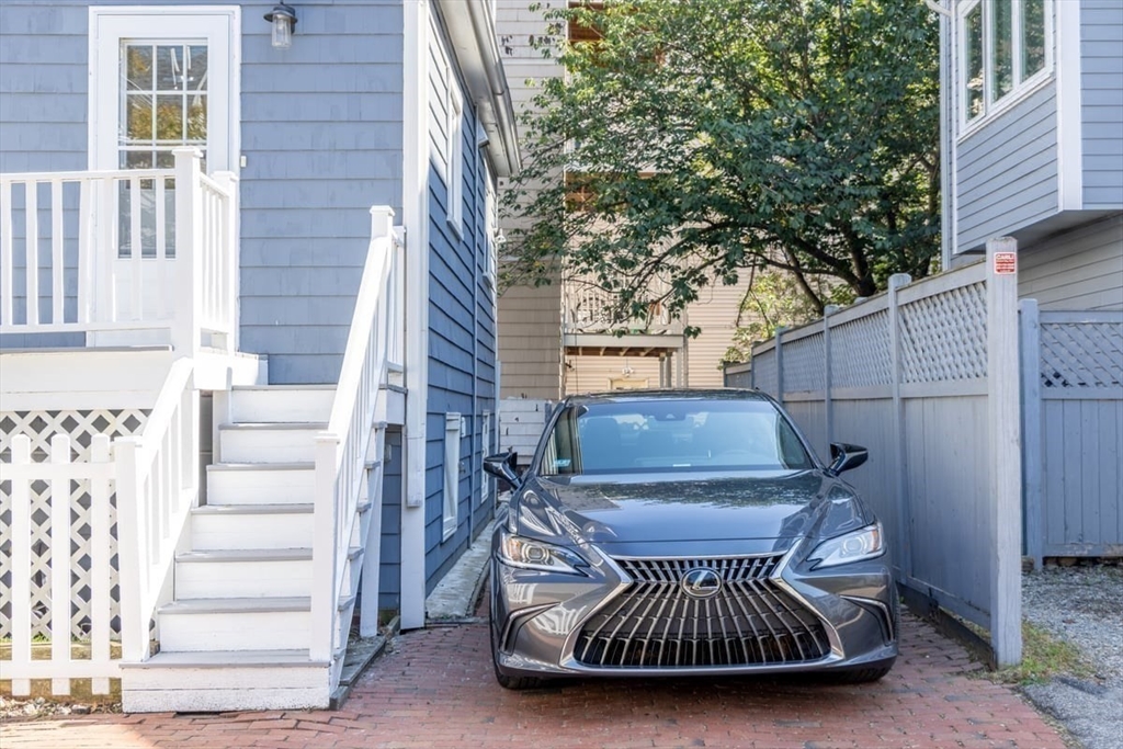 Cambridge, Massachusetts 02139, United States, 3 Bedrooms Bedrooms, ,3 BathroomsBathrooms,Residential,Active,205745