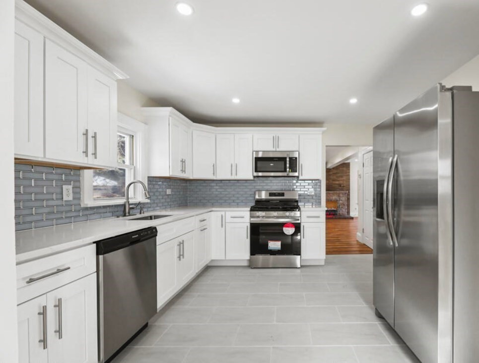 246 1/2 Columbia St.