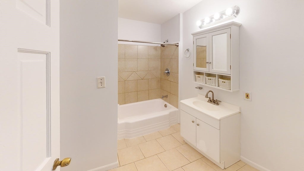 26 A St #2, Lowell, MA, 26 A St #2, Lowell, MA Photo #11