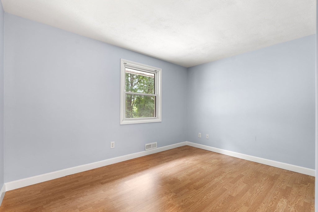 25 Glen Drive, Peabody, MA Photo #16