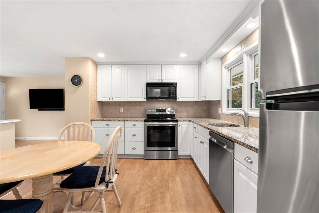 25 Glen Drive, Peabody, MA Photo #14